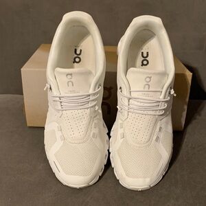 OnCloud 5 Running All-White Womens Lightweight Sneakers